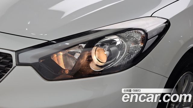 Kia K3 2013 — photo 8