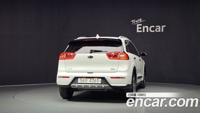 Kia Niro 2017 — photo 4