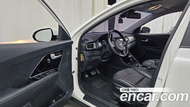 Kia Niro 2017 — photo 13