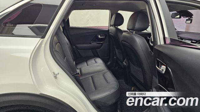 Kia Niro 2017 — photo 17