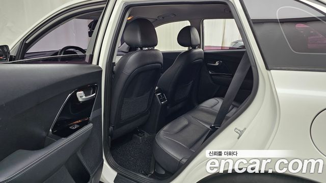 Kia Niro 2017 — photo 18
