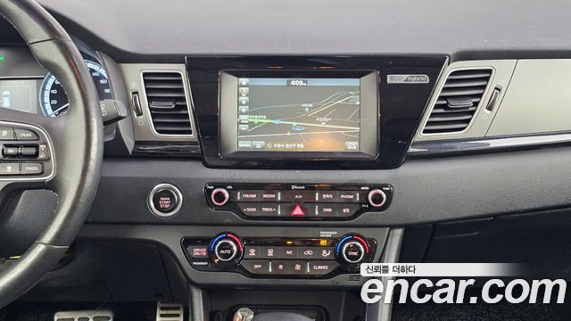 Kia Niro 2017 — photo 20