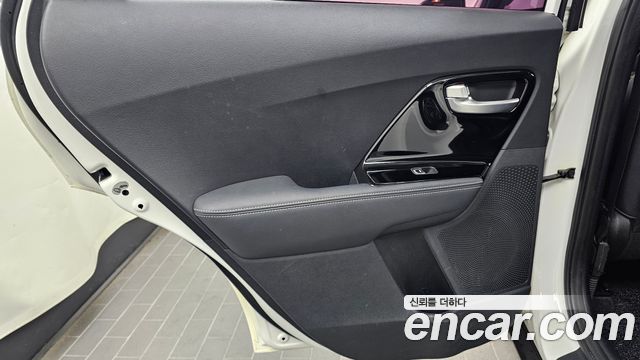Kia Niro 2017 — photo 15