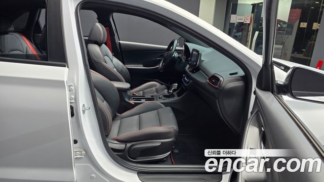 Hyundai i30 2020 — photo 17