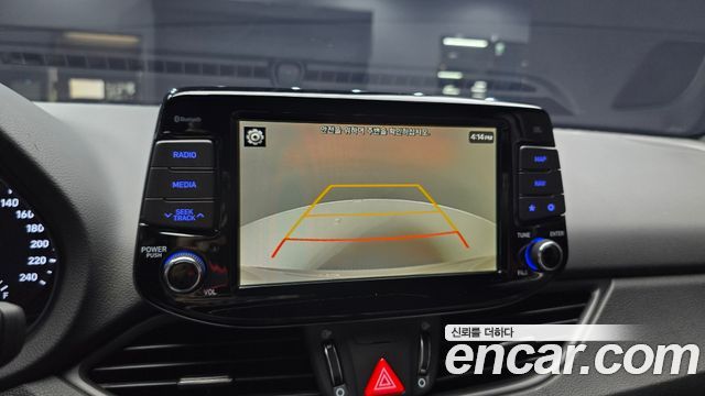Hyundai i30 2020 — photo 21