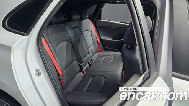 Hyundai i30 2020 — photo 16