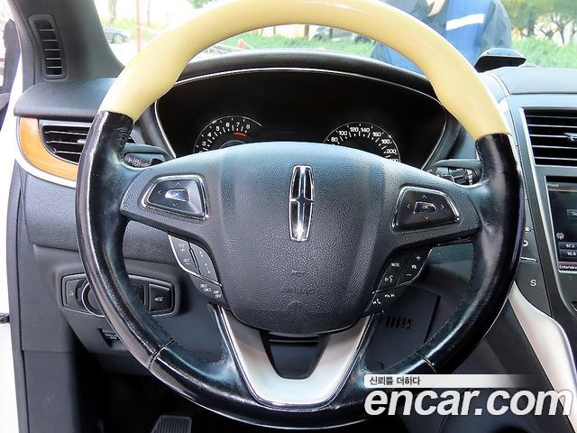 Lincoln MKC 2015 — photo 8