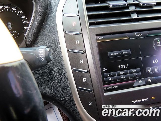 Lincoln MKC 2015 — photo 10