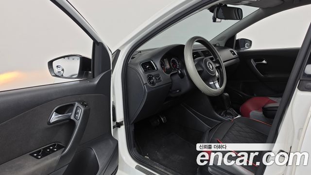 Volkswagen Polo 2013 — photo 10