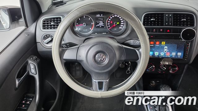 Volkswagen Polo 2013 — photo 12
