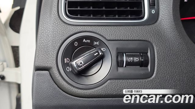 Volkswagen Polo 2013 — photo 17