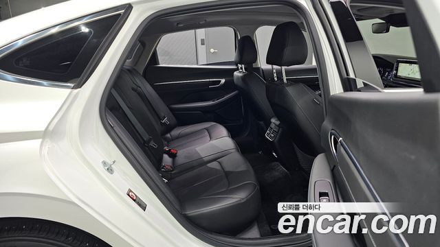 Hyundai Sonata 2022 — photo 17
