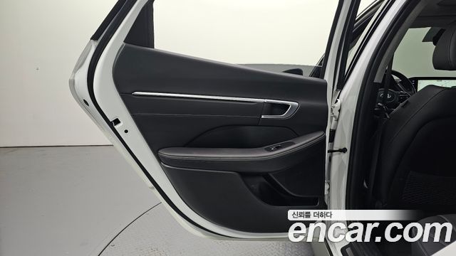 Hyundai Sonata 2022 — photo 15