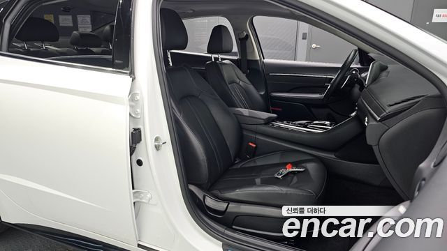 Hyundai Sonata 2022 — photo 16