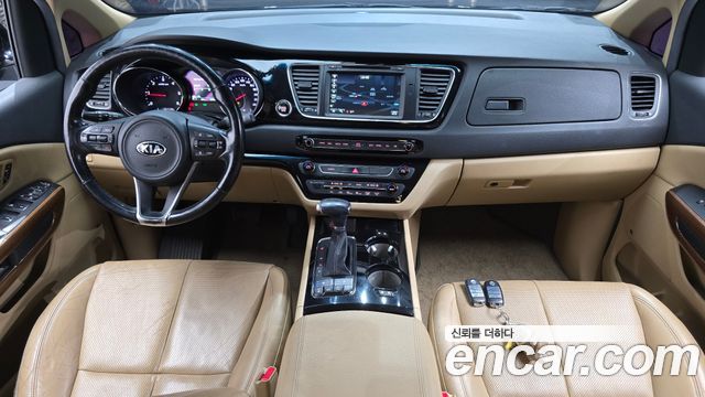 Kia Canival 2017 — photo 10