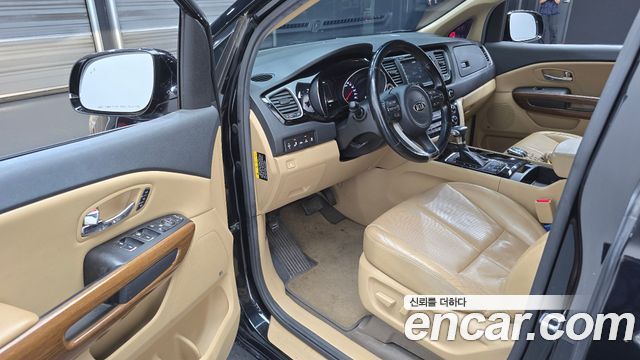 Kia Canival 2017 — photo 13