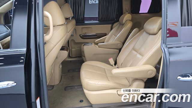 Kia Canival 2017 — photo 18