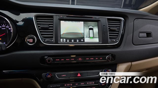 Kia Canival 2017 — photo 22