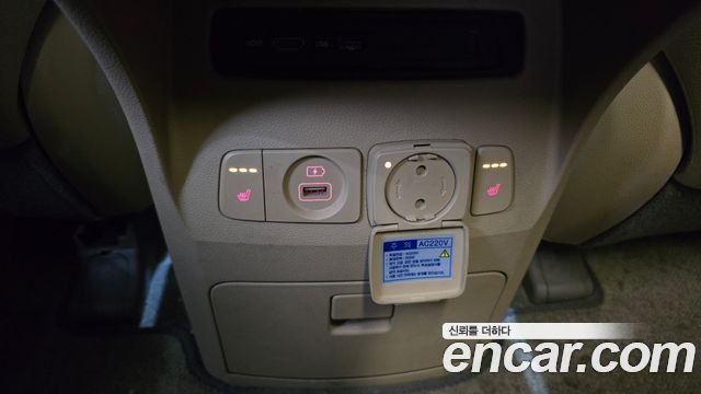 Kia Canival 2017 — photo 24