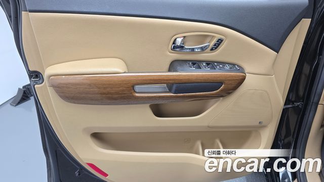 Kia Canival 2017 — photo 14