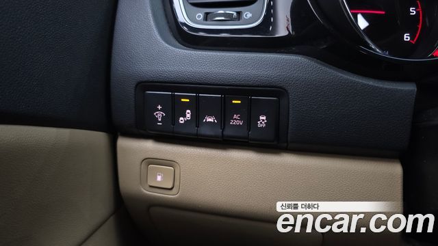Kia Canival 2017 — photo 27