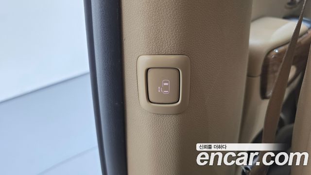 Kia Canival 2017 — photo 31