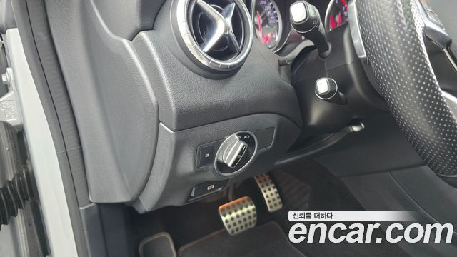 Mercedes-Benz CLA-Class 2015 — photo 17