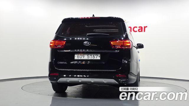 Kia Canival 2019 — photo 4
