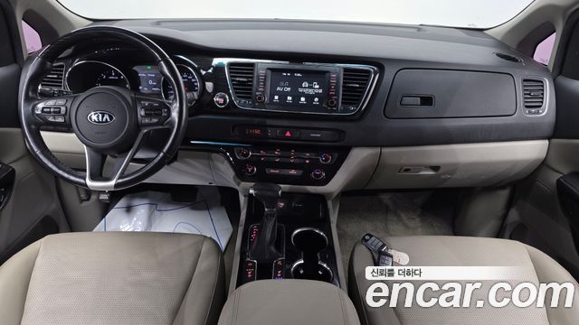 Kia Canival 2019 — photo 10