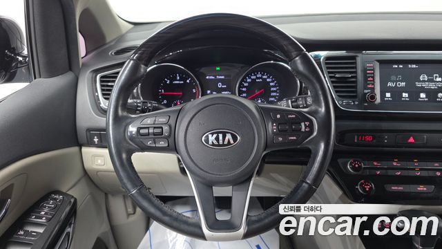 Kia Canival 2019 — photo 21