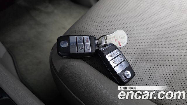 Kia Canival 2019 — photo 24