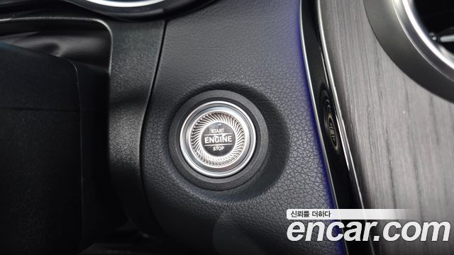 Mercedes-Benz GLC-Class 2021 — photo 29