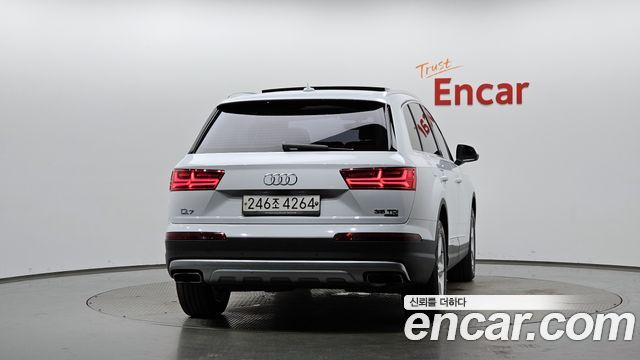 Audi Q7 2016 — photo 4