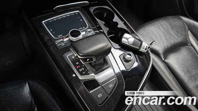 Audi Q7 2016 — photo 12