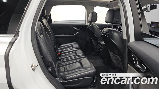Audi Q7 2016 — photo 18