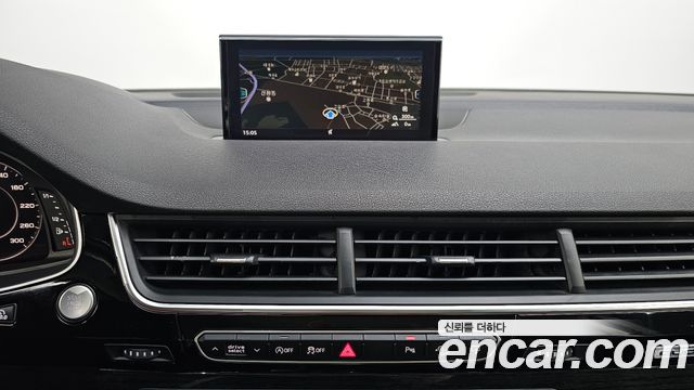 Audi Q7 2016 — photo 20