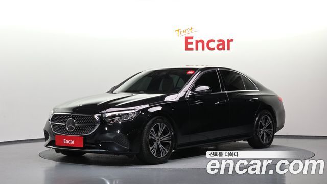 Mercedes-Benz E-Class 2025 — photo 1