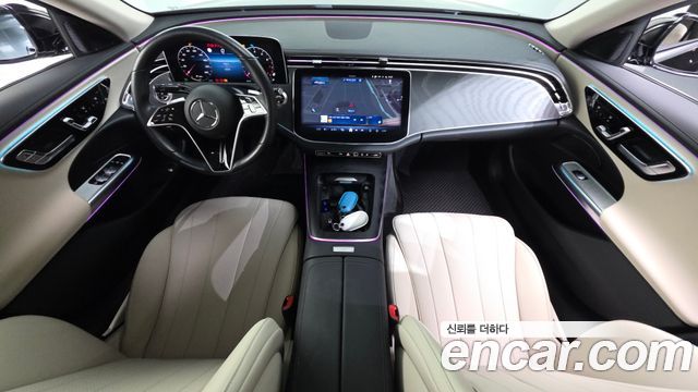 Mercedes-Benz E-Class 2025 — photo 10