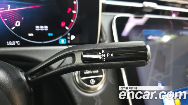Mercedes-Benz E-Class 2025 — photo 12