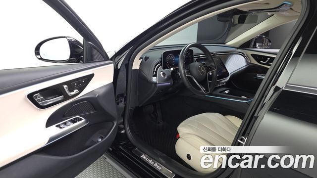 Mercedes-Benz E-Class 2025 — photo 13