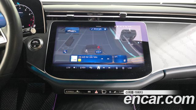 Mercedes-Benz E-Class 2025 — photo 20
