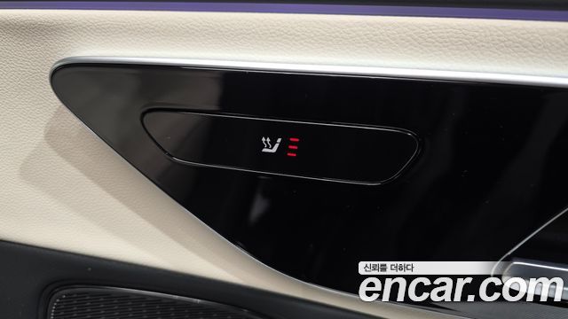 Mercedes-Benz E-Class 2025 — photo 24