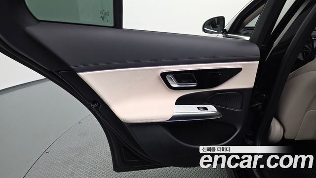Mercedes-Benz E-Class 2025 — photo 15