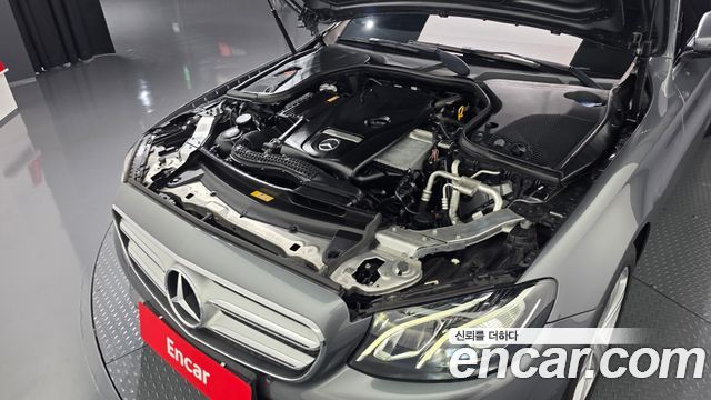 Mercedes-Benz E-Class 2017 — photo 6