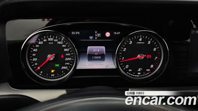 Mercedes-Benz E-Class 2017 — photo 8
