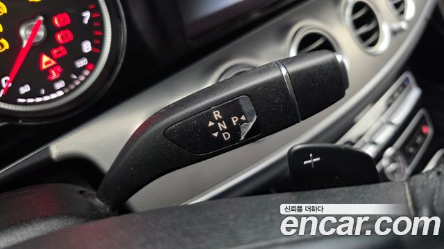 Mercedes-Benz E-Class 2017 — photo 9