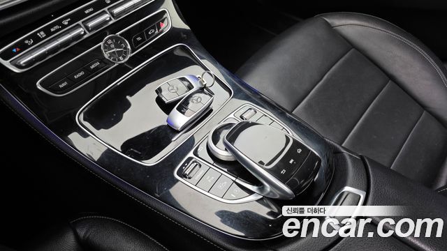 Mercedes-Benz E-Class 2017 — photo 17