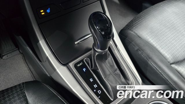 Hyundai AVANTE 2014 — photo 12