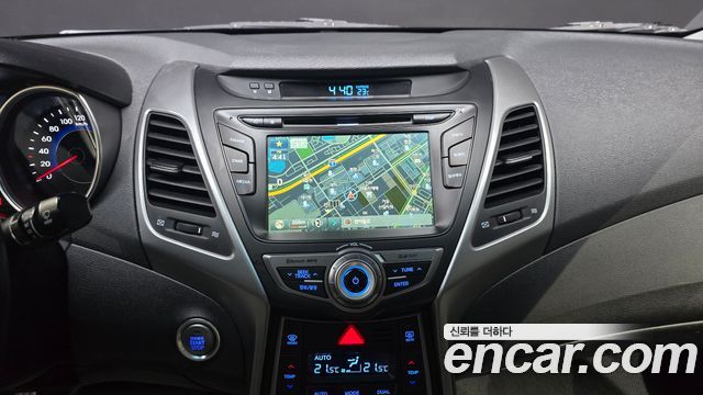 Hyundai AVANTE 2014 — photo 21