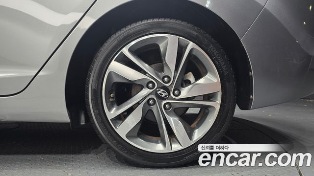 Hyundai AVANTE 2014 — photo 7